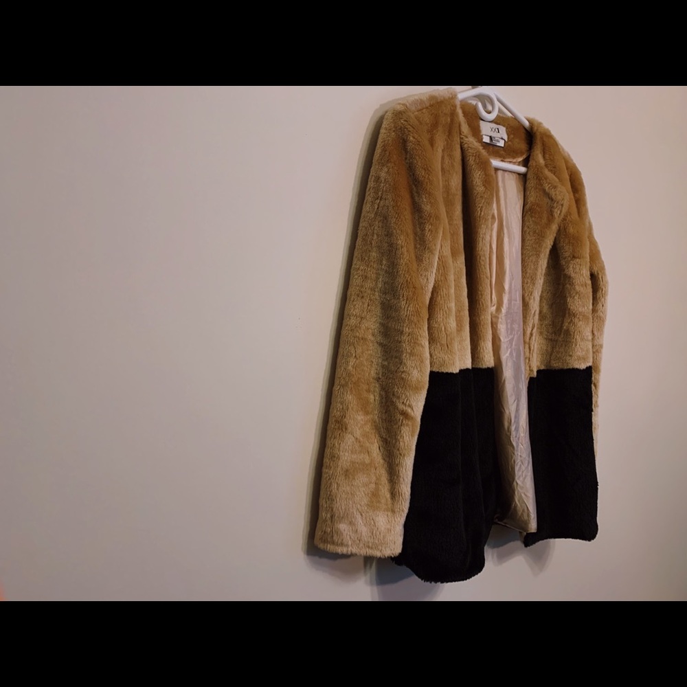 XXI beige and black Faux Fur Coat in medium - Picture 4 of 6